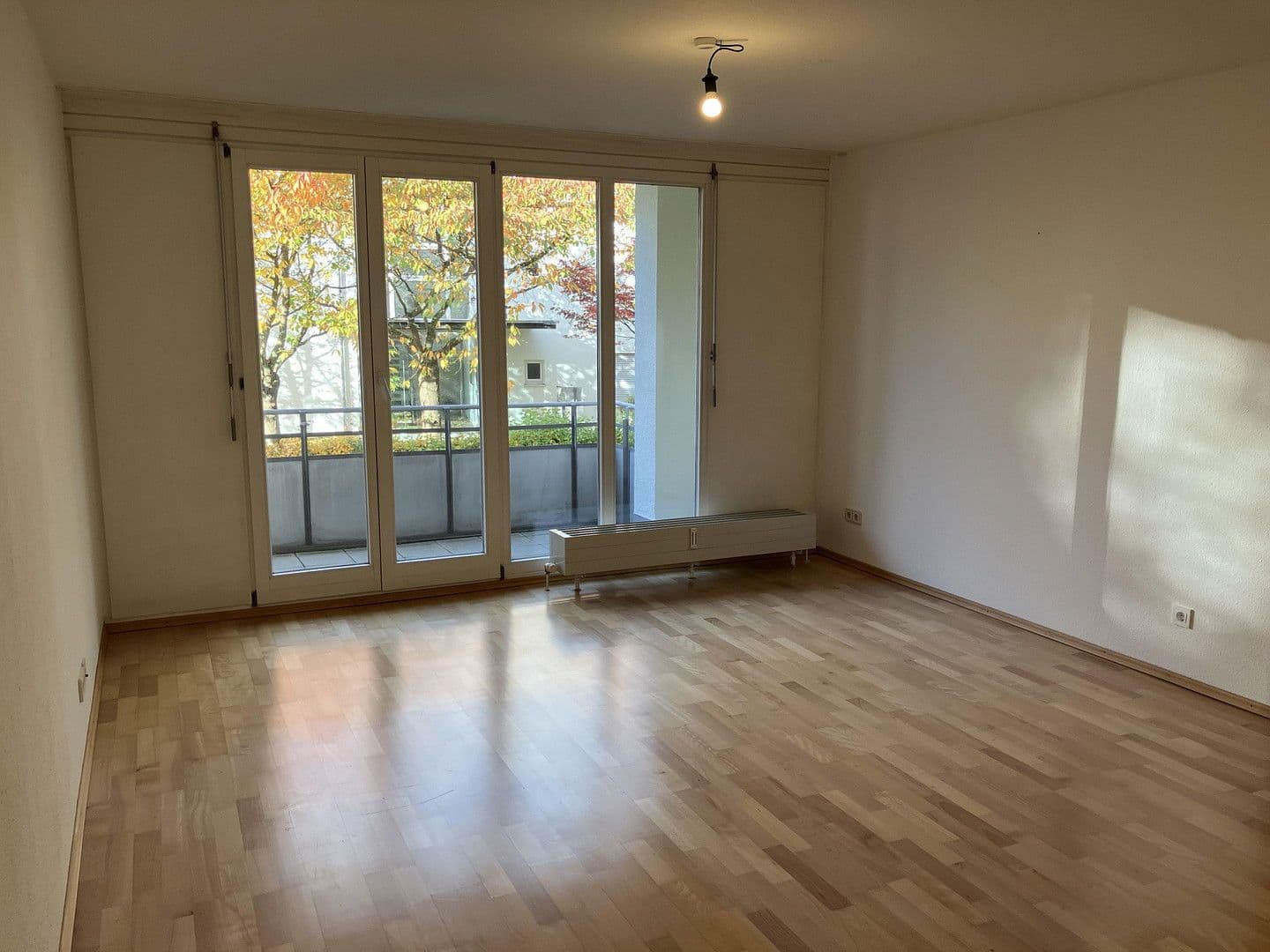 Pronájem bytu 4+1 89 m², Stuttgart, Bádensko-Württembersko Pronájem bytu 4+1 89 m², Stuttgart, Bádensko-Württembersko