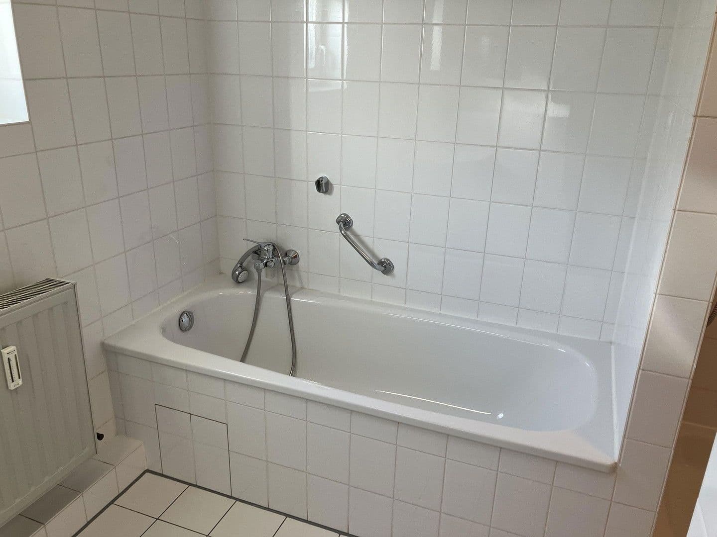 Pronájem bytu 4+1 89 m², Stuttgart, Bádensko-Württembersko Pronájem bytu 4+1 89 m², Stuttgart, Bádensko-Württembersko