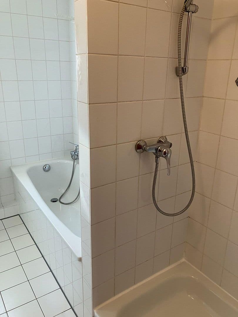 Pronájem bytu 4+1 89 m², Stuttgart, Bádensko-Württembersko Pronájem bytu 4+1 89 m², Stuttgart, Bádensko-Württembersko