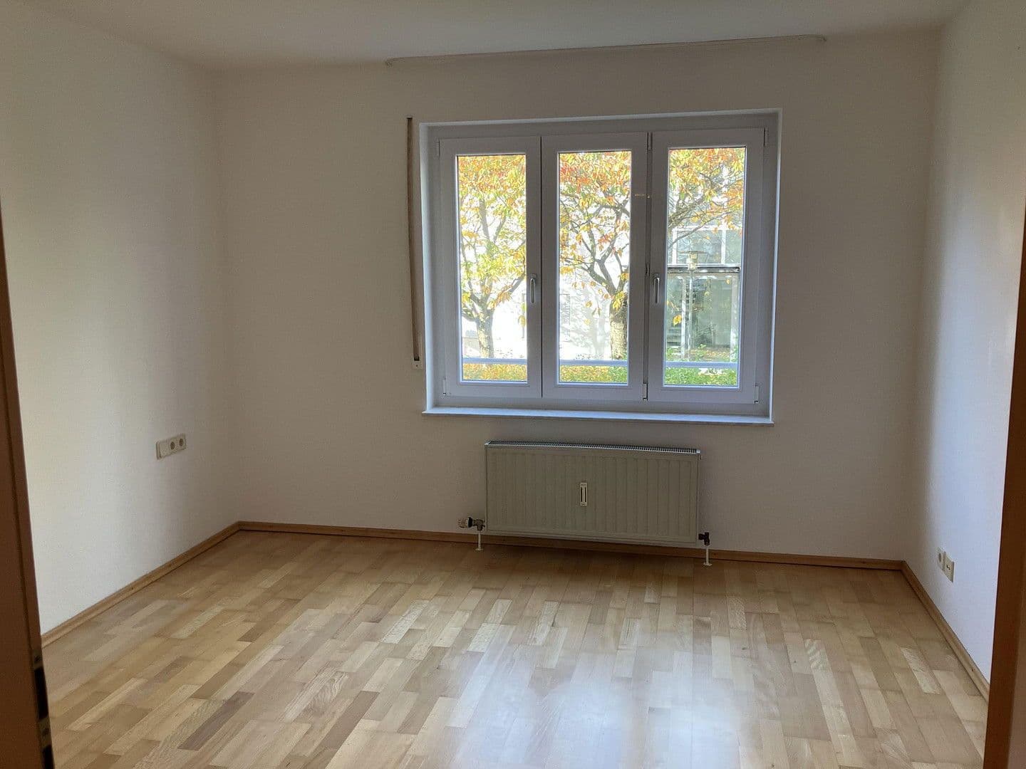 Pronájem bytu 4+1 89 m², Stuttgart, Bádensko-Württembersko Pronájem bytu 4+1 89 m², Stuttgart, Bádensko-Württembersko