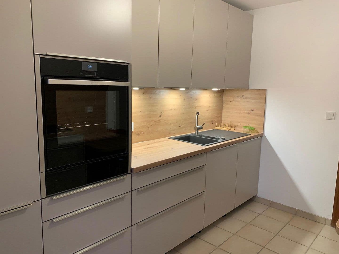 Pronájem bytu 3+1 87 m², Germering, Bavorsko Pronájem bytu 3+1 87 m², Germering, Bavorsko