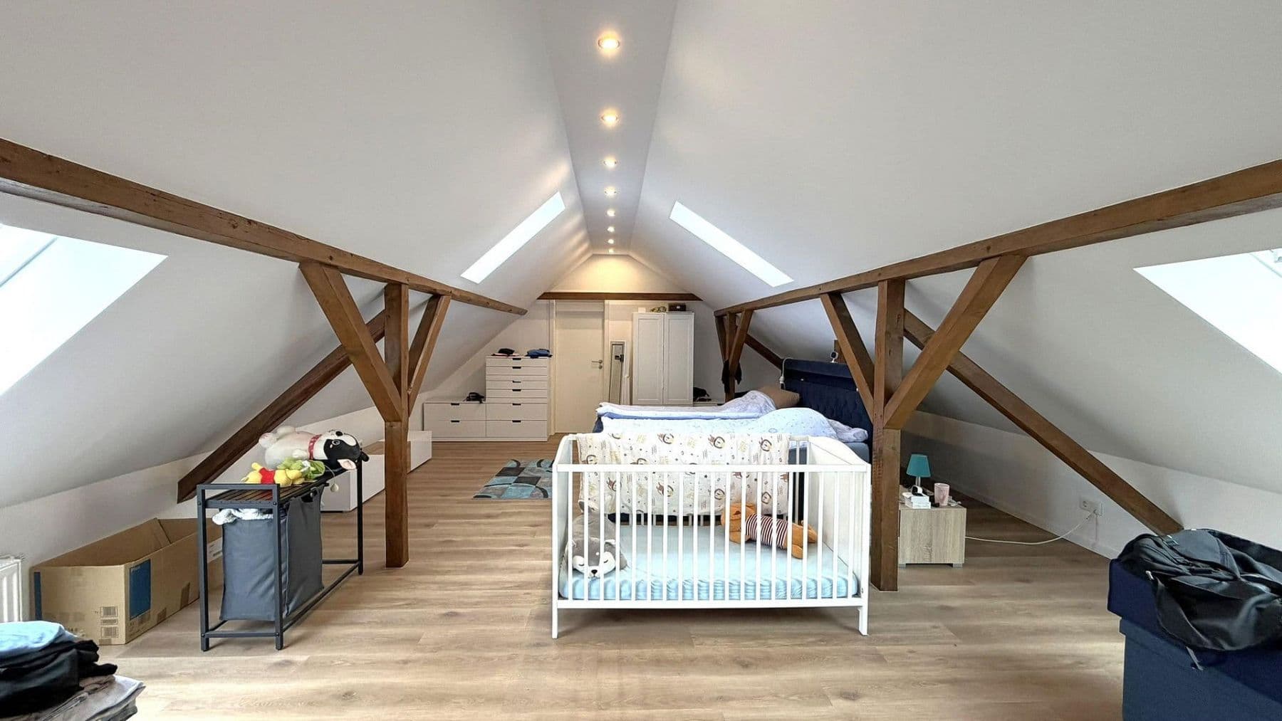 Prodej domu 255 m², pozemek 636 m², Mülheim an der Ruhr, Severní Porýní-Vestfálsko Prodej domu 255 m², pozemek 636 m², Mülheim an der Ruhr, Severní Porýní-Vestfálsko