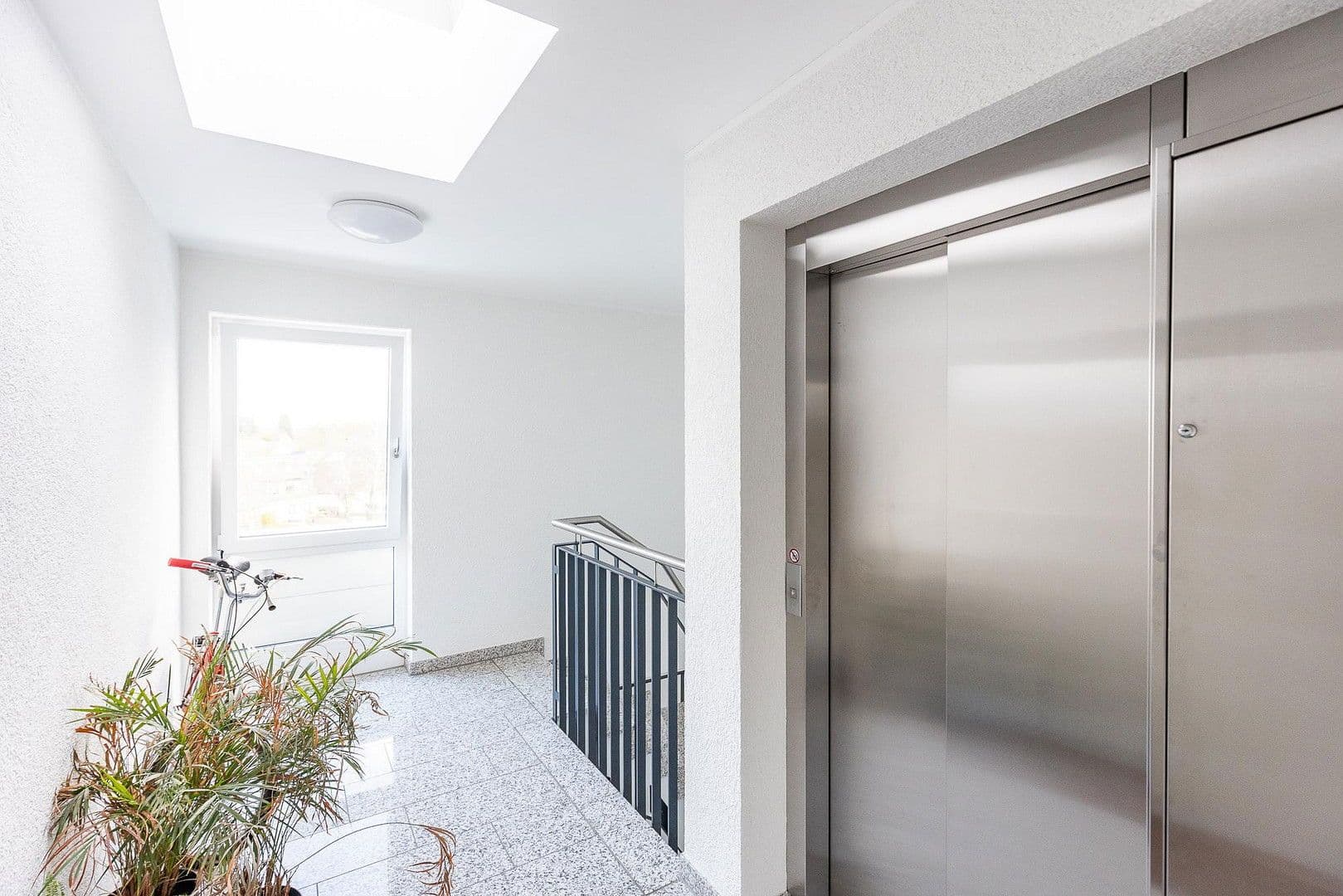 Pronájem bytu 3+1 132 m², Köln, Severní Porýní-Vestfálsko Pronájem bytu 3+1 132 m², Köln, Severní Porýní-Vestfálsko