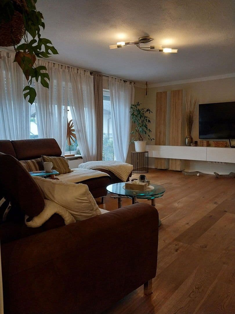 Prodej domu 115 m², pozemek 657 m², Hettenleidelheim, Porýní-Falc Prodej domu 115 m², pozemek 657 m², Hettenleidelheim, Porýní-Falc