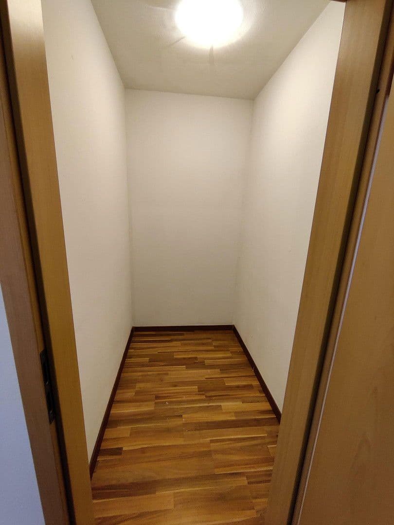 Prodej bytu 2+1 58 m², Nürtingen, Bádensko-Württembersko Prodej bytu 2+1 58 m², Nürtingen, Bádensko-Württembersko