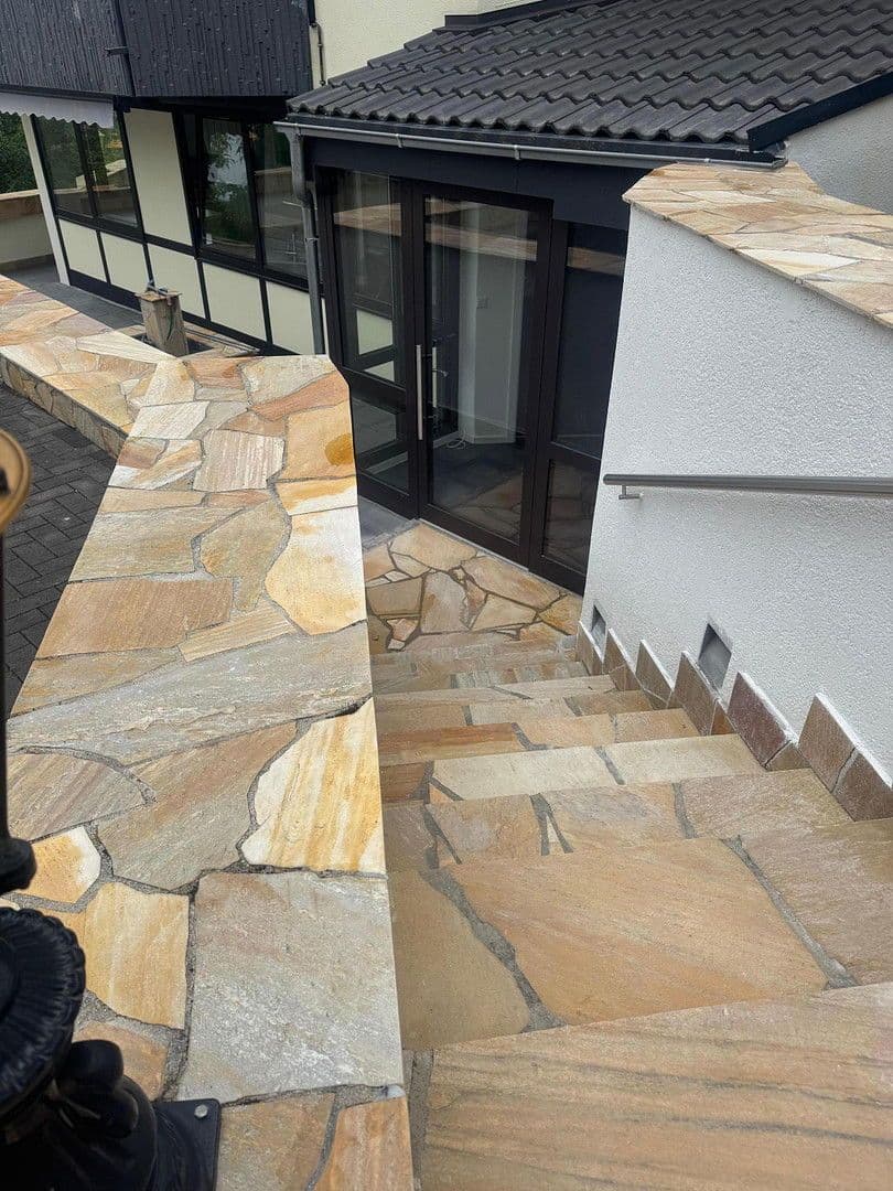 Pronájem bytu 3+kk 120 m², Untergruppenbach, Bádensko-Württembersko Pronájem bytu 3+kk 120 m², Untergruppenbach, Bádensko-Württembersko