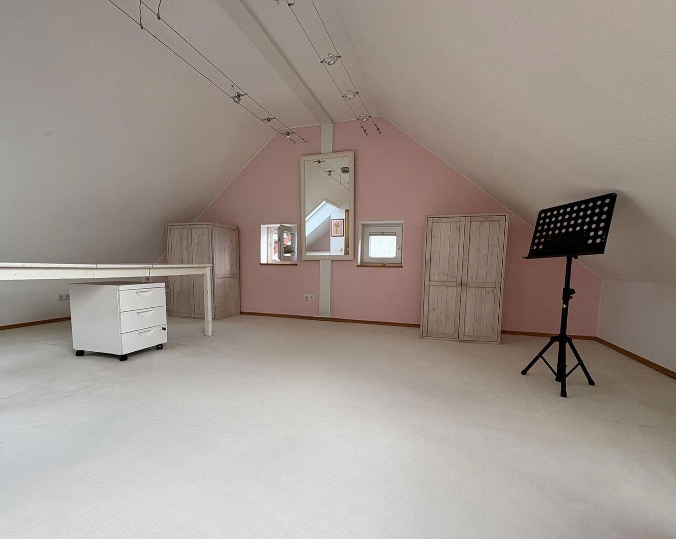 Prodej domu 175 m², pozemek 512 m², Königswinter, Severní Porýní-Vestfálsko Prodej domu 175 m², pozemek 512 m², Königswinter, Severní Porýní-Vestfálsko