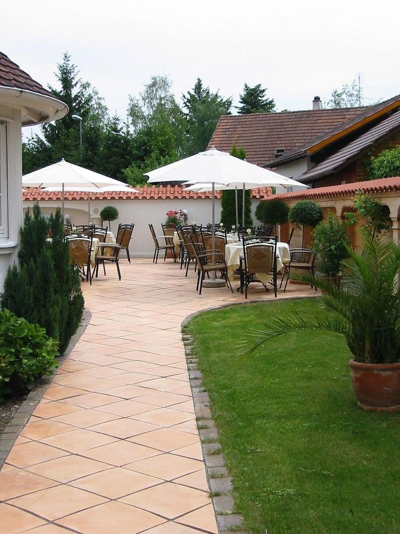 Pronájem nebytového prostoru 850 m², Dorfstrasse 6, Bad Schussenried, Bádensko-Württembersko Pronájem nebytového prostoru 850 m², Dorfstrasse 6, Bad Schussenried, Bádensko-Württembersko