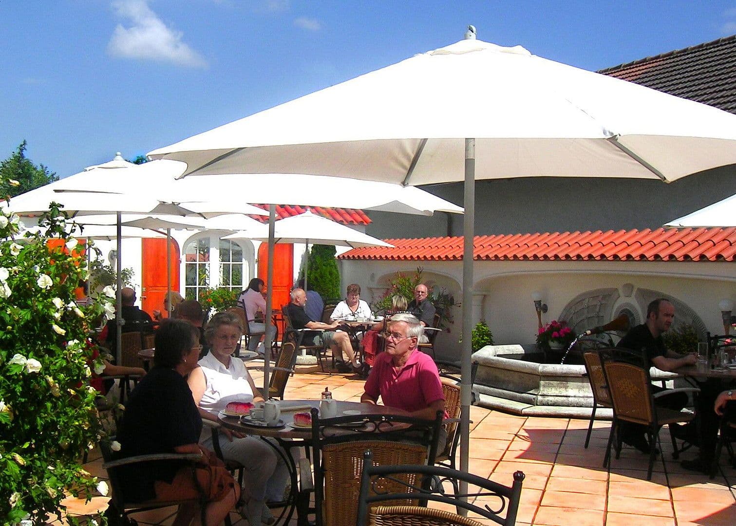 Pronájem nebytového prostoru 850 m², Dorfstrasse 6, Bad Schussenried, Bádensko-Württembersko Pronájem nebytového prostoru 850 m², Dorfstrasse 6, Bad Schussenried, Bádensko-Württembersko