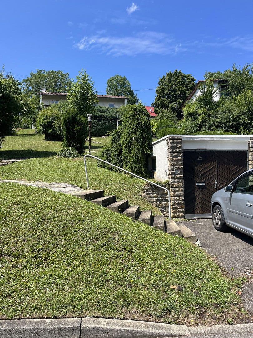 Prodej domu 230 m², pozemek 1.176 m², Markwiesenweg 26, Eningen unter Achalm, Bádensko-Württembersko Prodej domu 230 m², pozemek 1.176 m², Markwiesenweg 26, Eningen unter Achalm, Bádensko-Württembersko