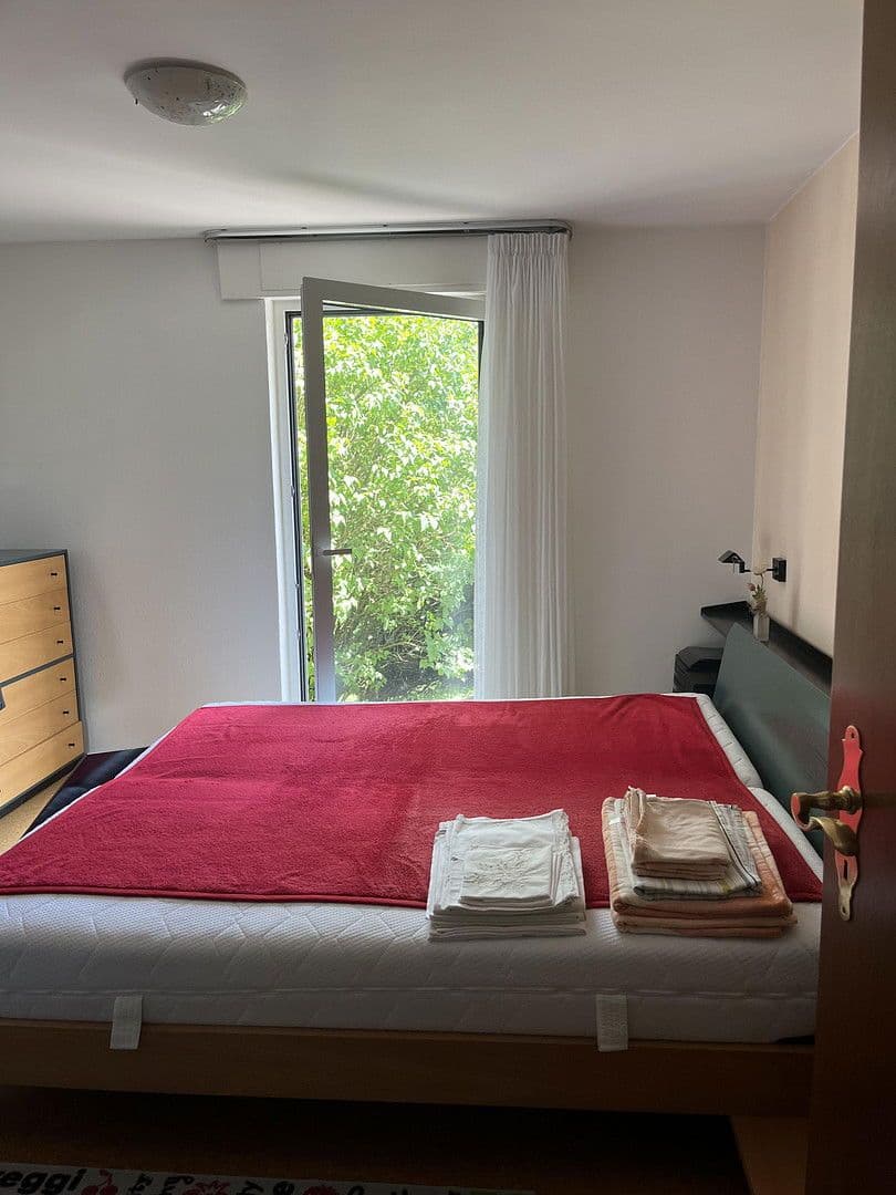 Prodej domu 230 m², pozemek 1.176 m², Markwiesenweg 26, Eningen unter Achalm, Bádensko-Württembersko Prodej domu 230 m², pozemek 1.176 m², Markwiesenweg 26, Eningen unter Achalm, Bádensko-Württembersko