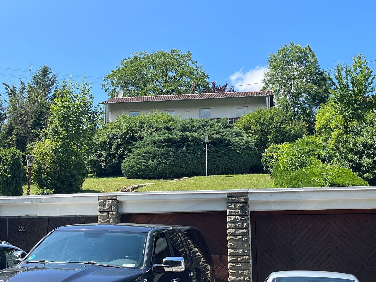 Prodej domu 230 m², pozemek 1.176 m², Markwiesenweg 26, Eningen unter Achalm, Bádensko-Württembersko Prodej domu 230 m², pozemek 1.176 m², Markwiesenweg 26, Eningen unter Achalm, Bádensko-Württembersko
