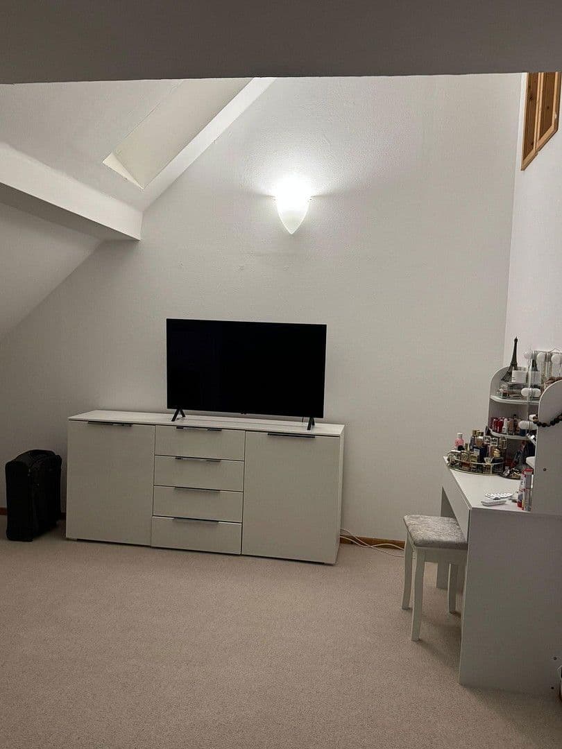 Pronájem bytu 4+1 190 m², Heinrichstraße 8, Vordorf, Dolní Sasko Pronájem bytu 4+1 190 m², Heinrichstraße 8, Vordorf, Dolní Sasko