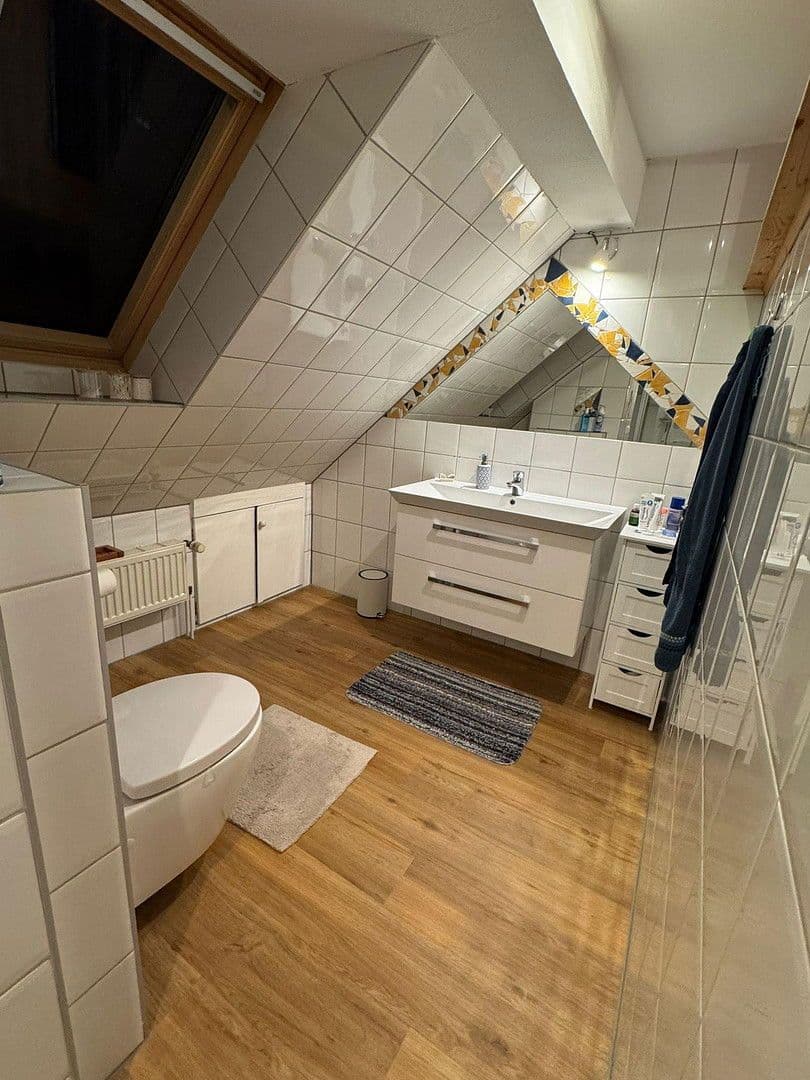 Pronájem bytu 4+1 190 m², Heinrichstraße 8, Vordorf, Dolní Sasko Pronájem bytu 4+1 190 m², Heinrichstraße 8, Vordorf, Dolní Sasko