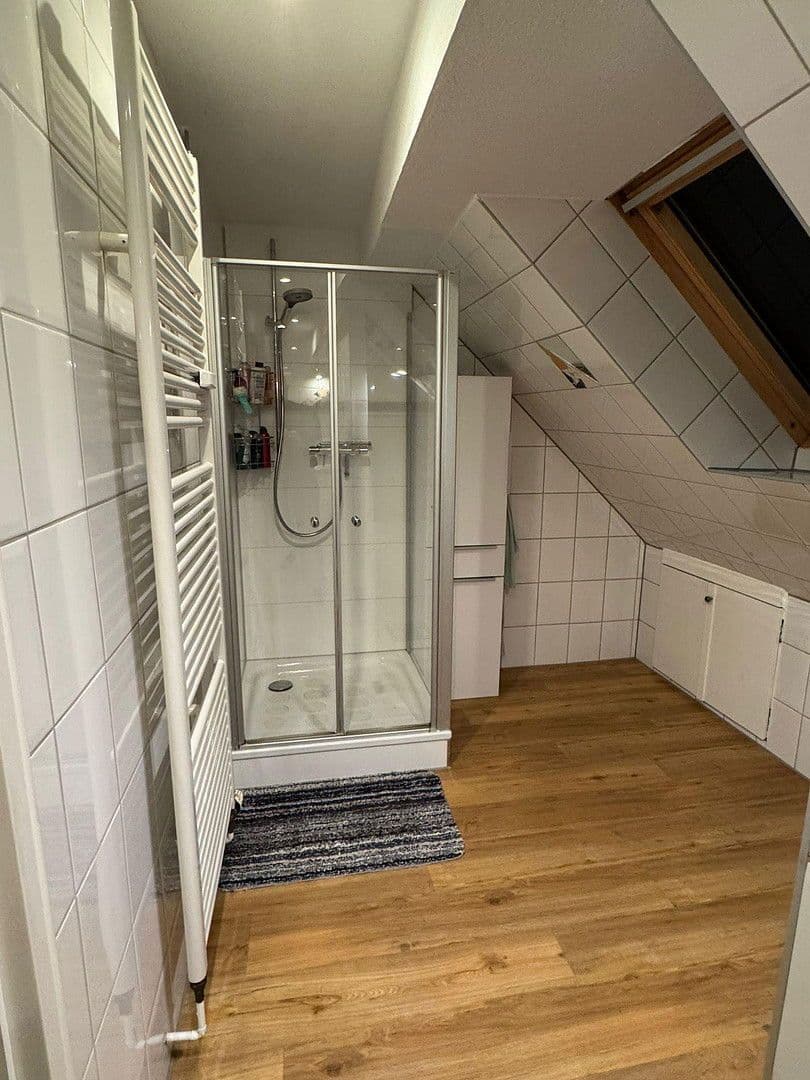 Pronájem bytu 4+1 190 m², Heinrichstraße 8, Vordorf, Dolní Sasko Pronájem bytu 4+1 190 m², Heinrichstraße 8, Vordorf, Dolní Sasko