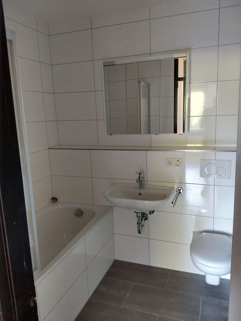 Pronájem bytu 4+1 90 m², Karlsruhe, Bádensko-Württembersko Pronájem bytu 4+1 90 m², Karlsruhe, Bádensko-Württembersko