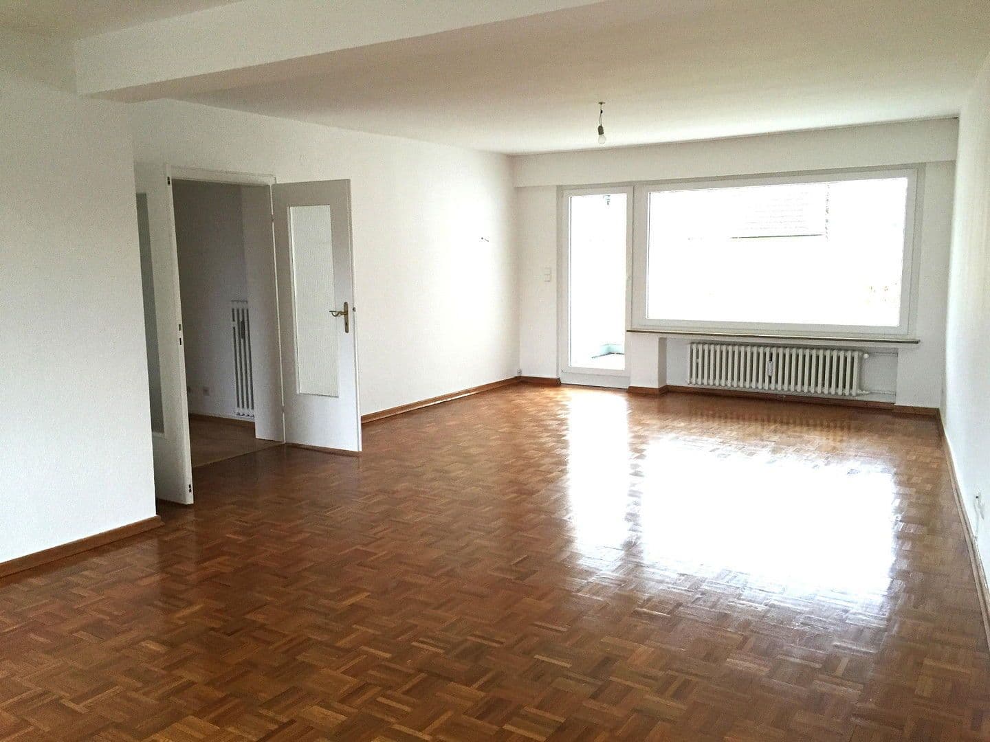 Pronájem bytu 3+1 105 m², Bonn - Bad Godesberg, Severní Porýní-Vestfálsko Pronájem bytu 3+1 105 m², Bonn - Bad Godesberg, Severní Porýní-Vestfálsko
