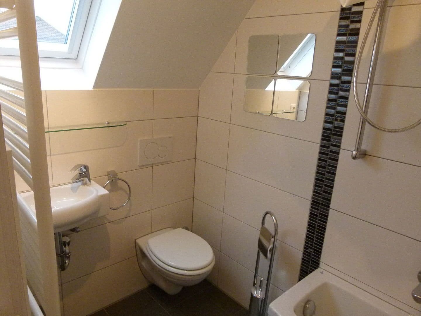 Pronájem bytu 1+1 27 m², Schmidener Str 138, Stuttgart, Bádensko-Württembersko Pronájem bytu 1+1 27 m², Schmidener Str 138, Stuttgart, Bádensko-Württembersko