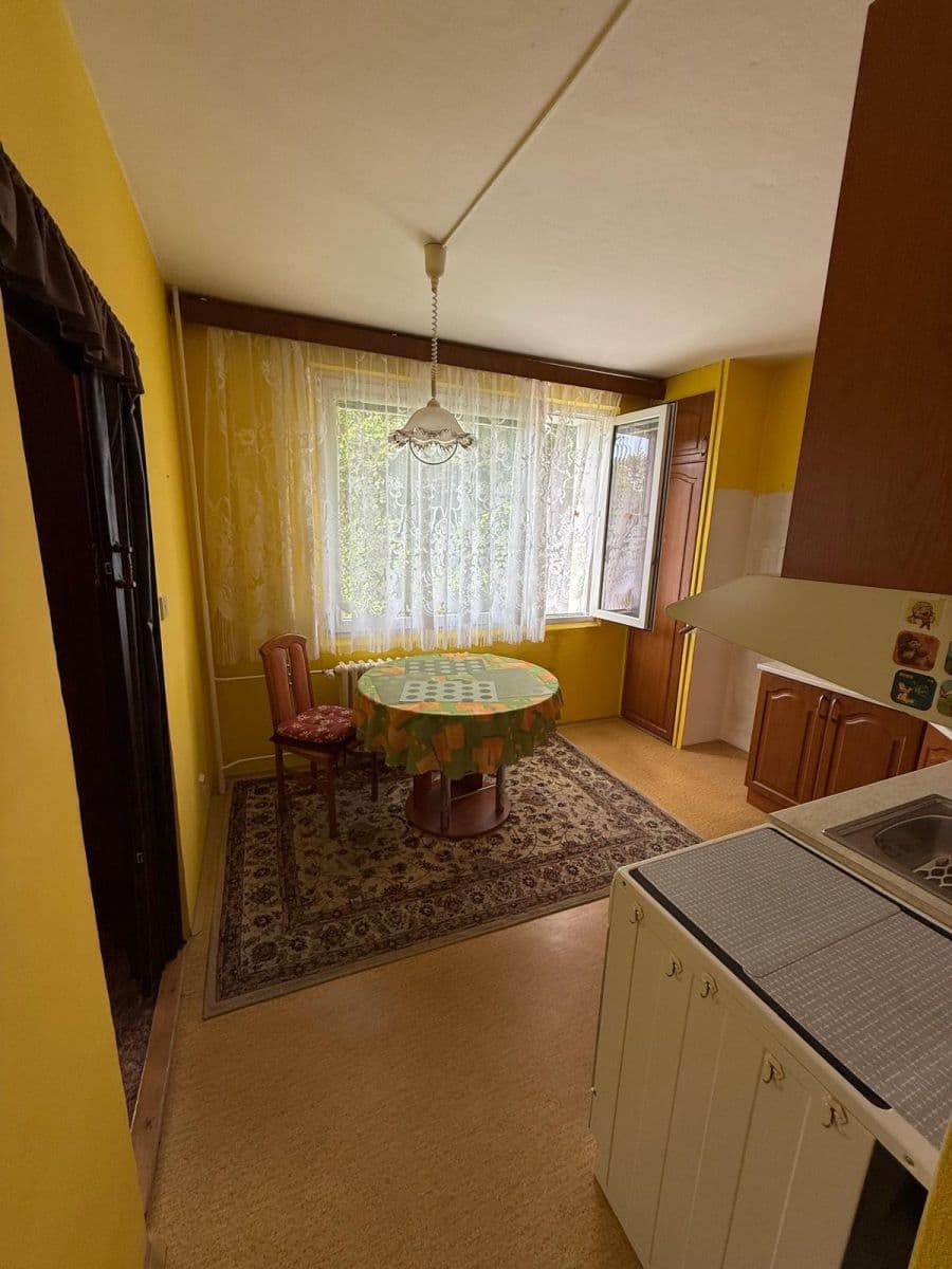 Prodej bytu 3+1 74 m², V Lukách, Heřmanův Městec, Pardubický kraj Prodej bytu 3+1 74 m², V Lukách, Heřmanův Městec, Pardubický kraj