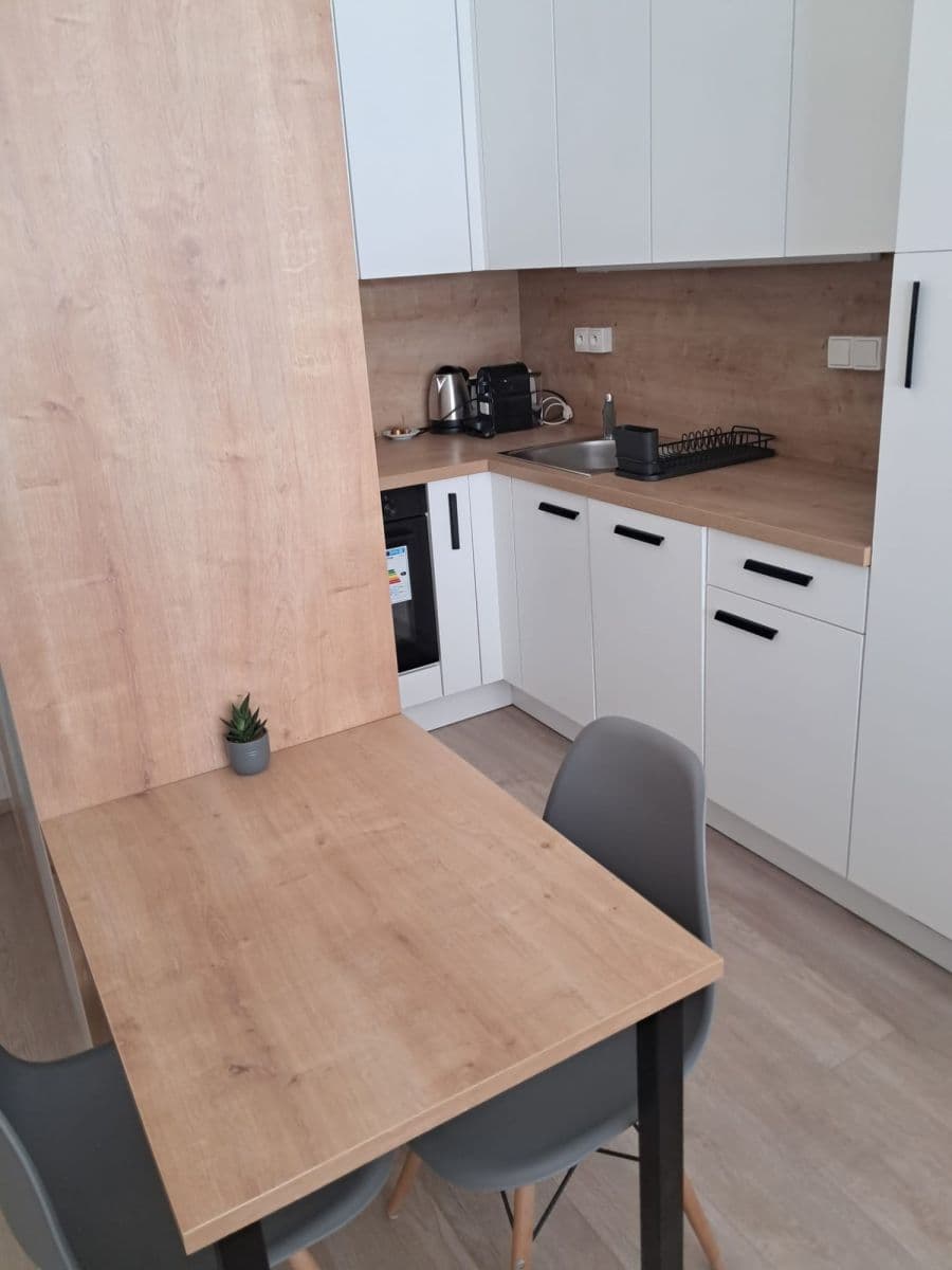 Pronájem bytu 22 m², Plzeňská, Praha, Praha Pronájem bytu 22 m², Plzeňská, Praha, Praha