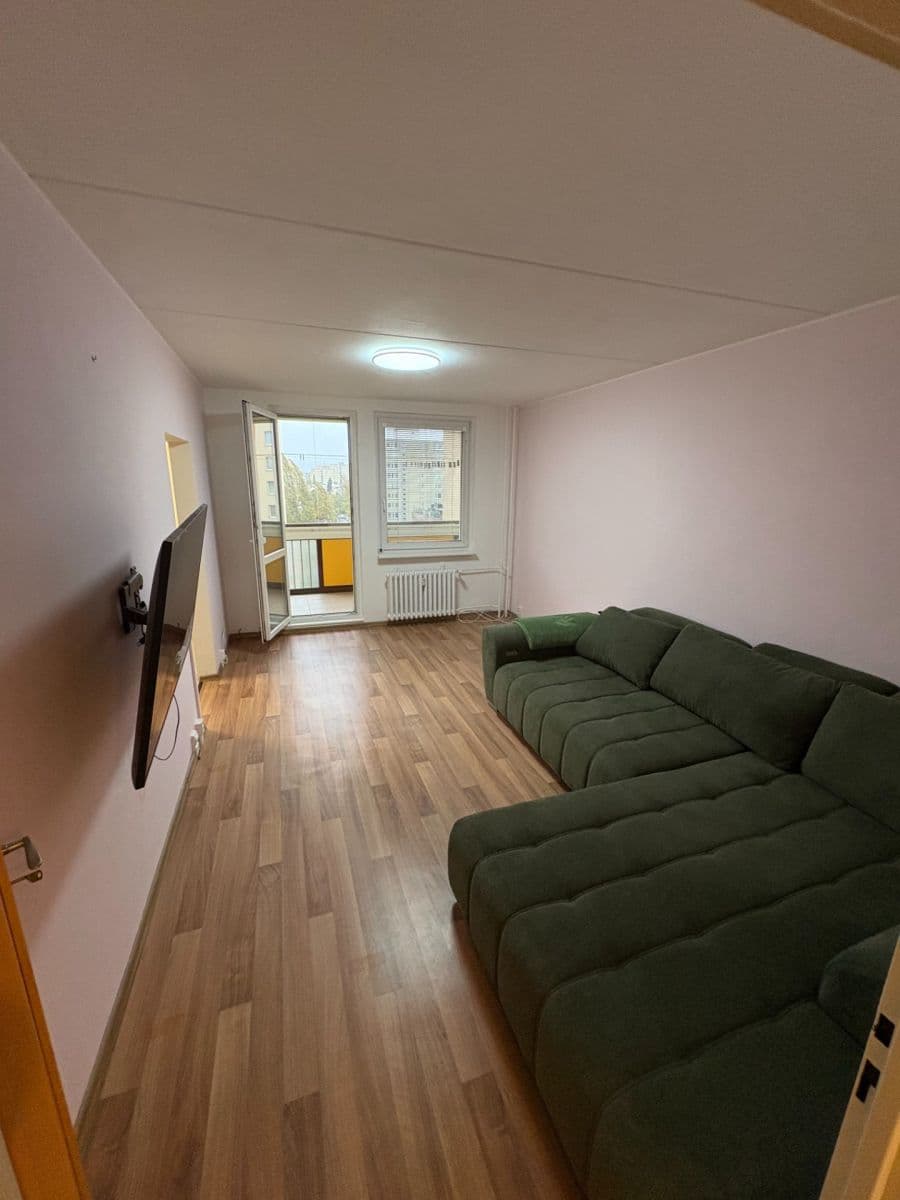 Pronájem bytu 3+1 73 m², Brodského, Praha, Praha Pronájem bytu 3+1 73 m², Brodského, Praha, Praha