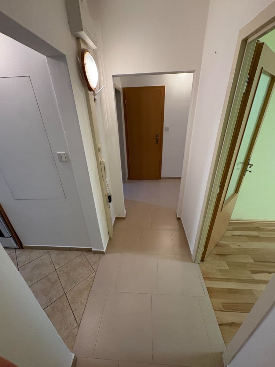 Pronájem bytu 3+1 73 m², Brodského, Praha, Praha Pronájem bytu 3+1 73 m², Brodského, Praha, Praha