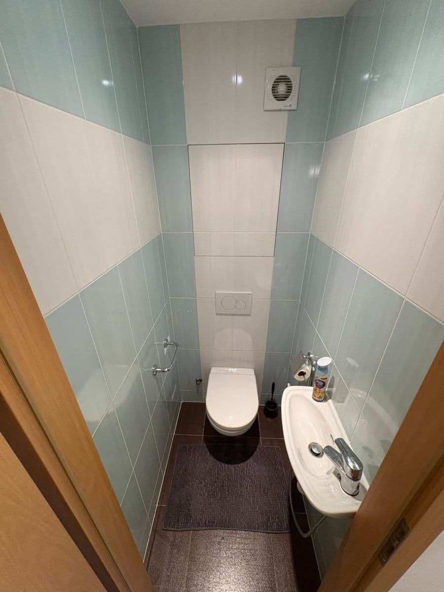 Pronájem bytu 3+1 73 m², Brodského, Praha, Praha Pronájem bytu 3+1 73 m², Brodského, Praha, Praha