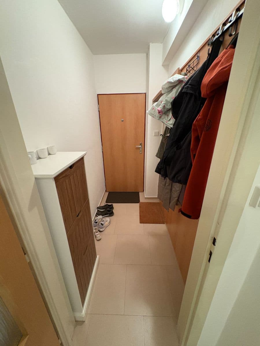 Pronájem bytu 3+1 73 m², Brodského, Praha, Praha Pronájem bytu 3+1 73 m², Brodského, Praha, Praha