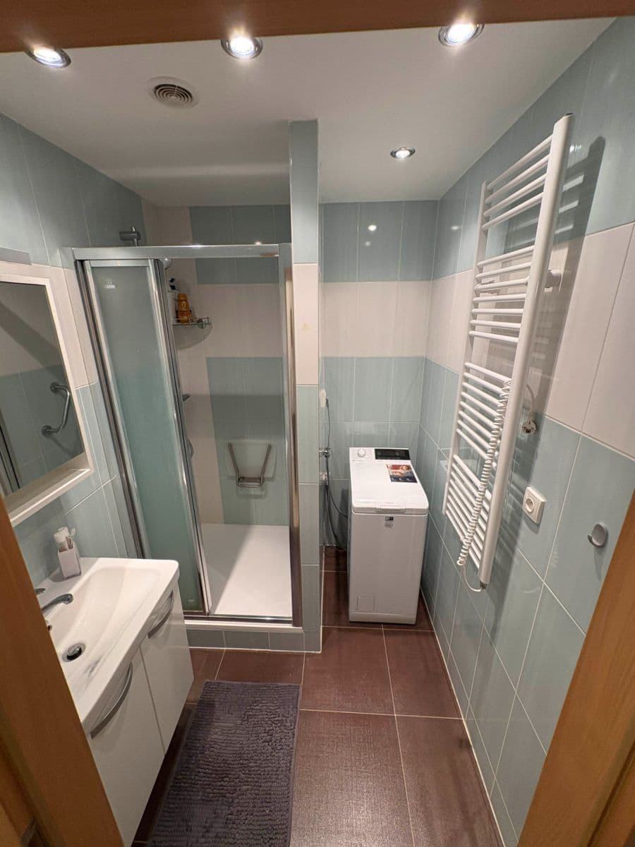 Pronájem bytu 3+1 73 m², Brodského, Praha, Praha Pronájem bytu 3+1 73 m², Brodského, Praha, Praha