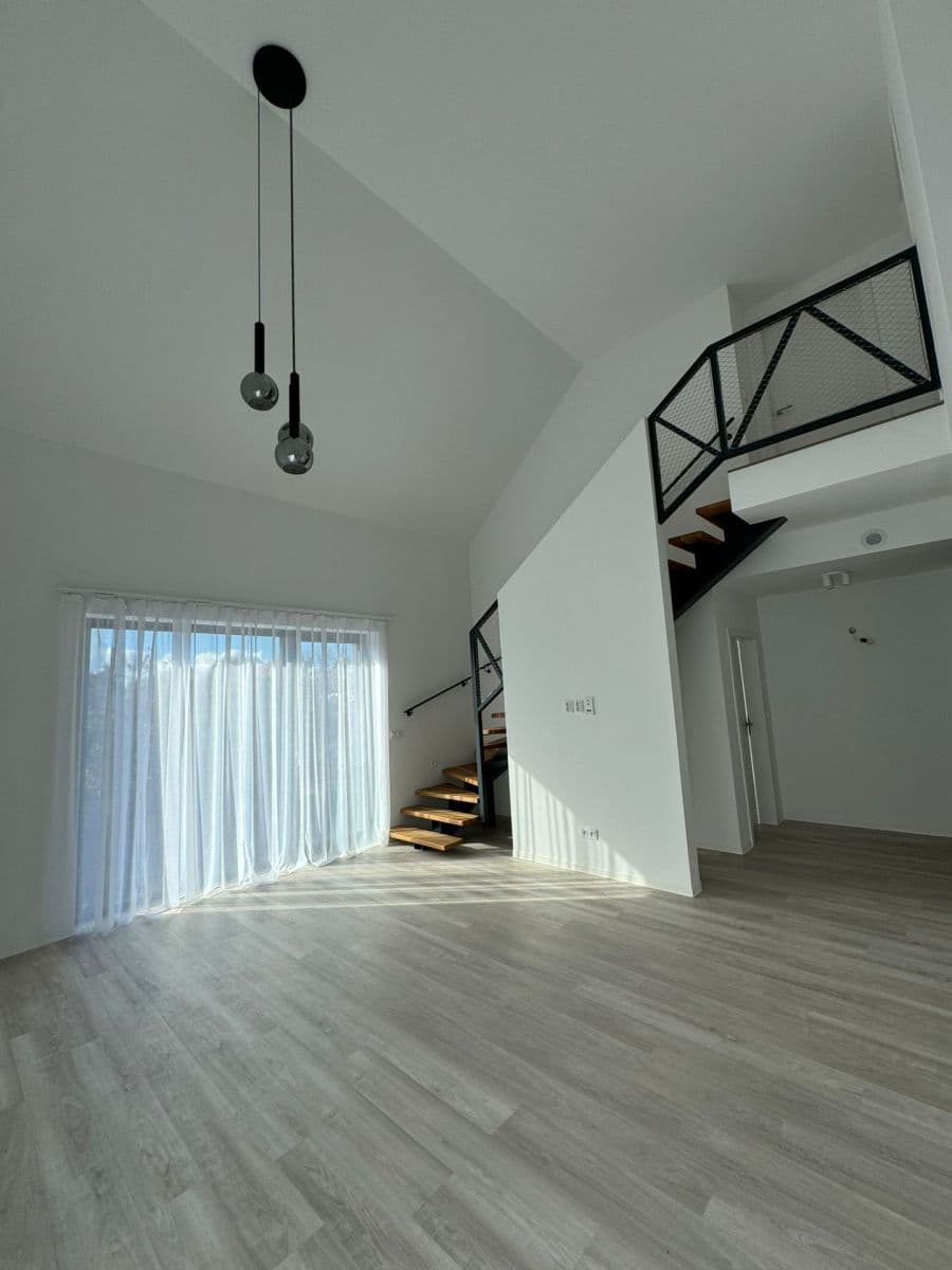 Pronájem bytu 4+kk 93 m², Potoční, Čáslav, Středočeský kraj Pronájem bytu 4+kk 93 m², Potoční, Čáslav, Středočeský kraj