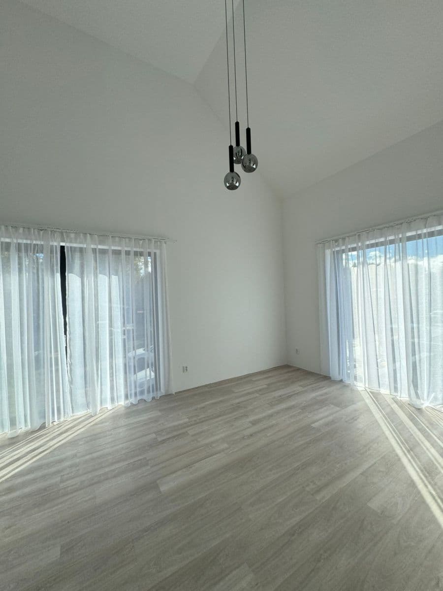 Pronájem bytu 4+kk 93 m², Potoční, Čáslav, Středočeský kraj Pronájem bytu 4+kk 93 m², Potoční, Čáslav, Středočeský kraj