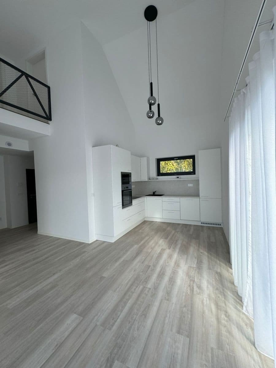 Pronájem bytu 4+kk 93 m², Potoční, Čáslav, Středočeský kraj Pronájem bytu 4+kk 93 m², Potoční, Čáslav, Středočeský kraj