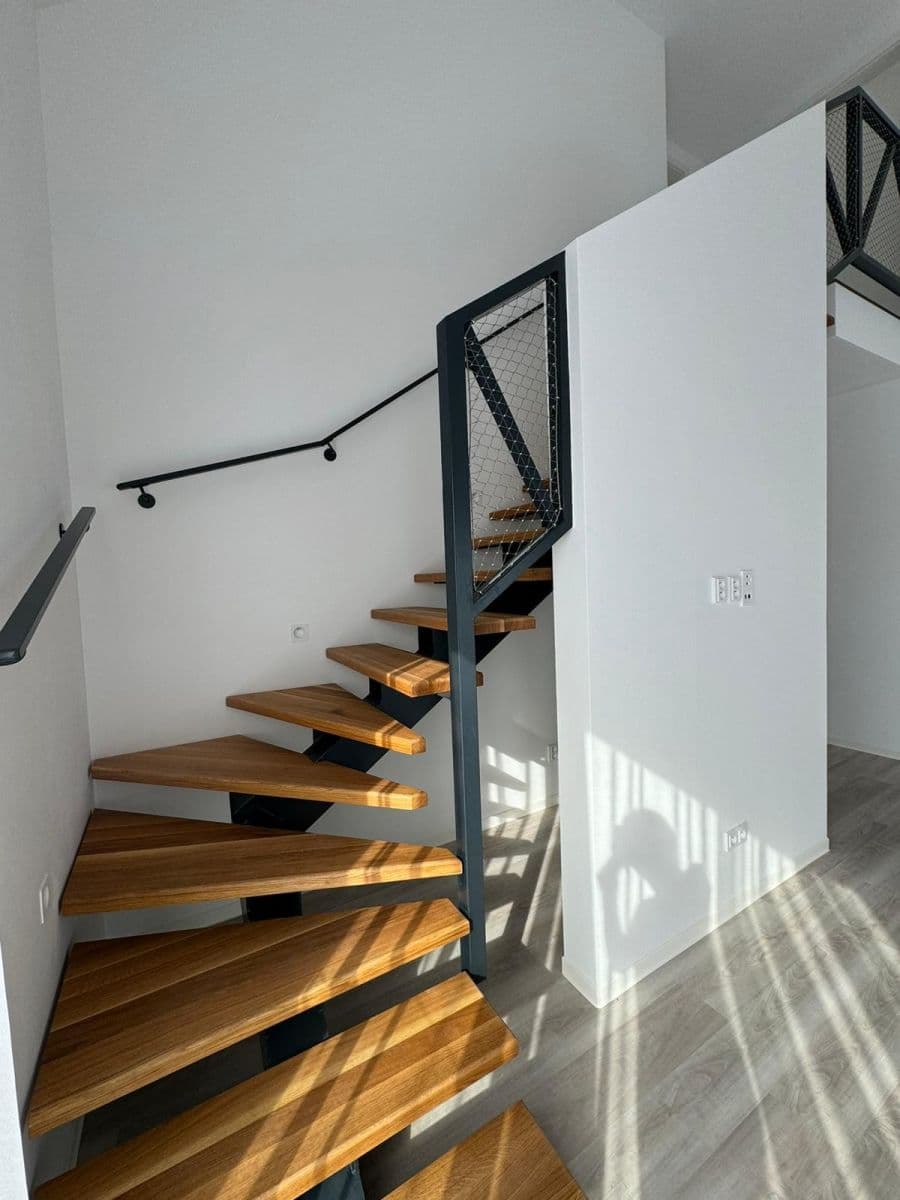 Pronájem bytu 4+kk 93 m², Potoční, Čáslav, Středočeský kraj Pronájem bytu 4+kk 93 m², Potoční, Čáslav, Středočeský kraj