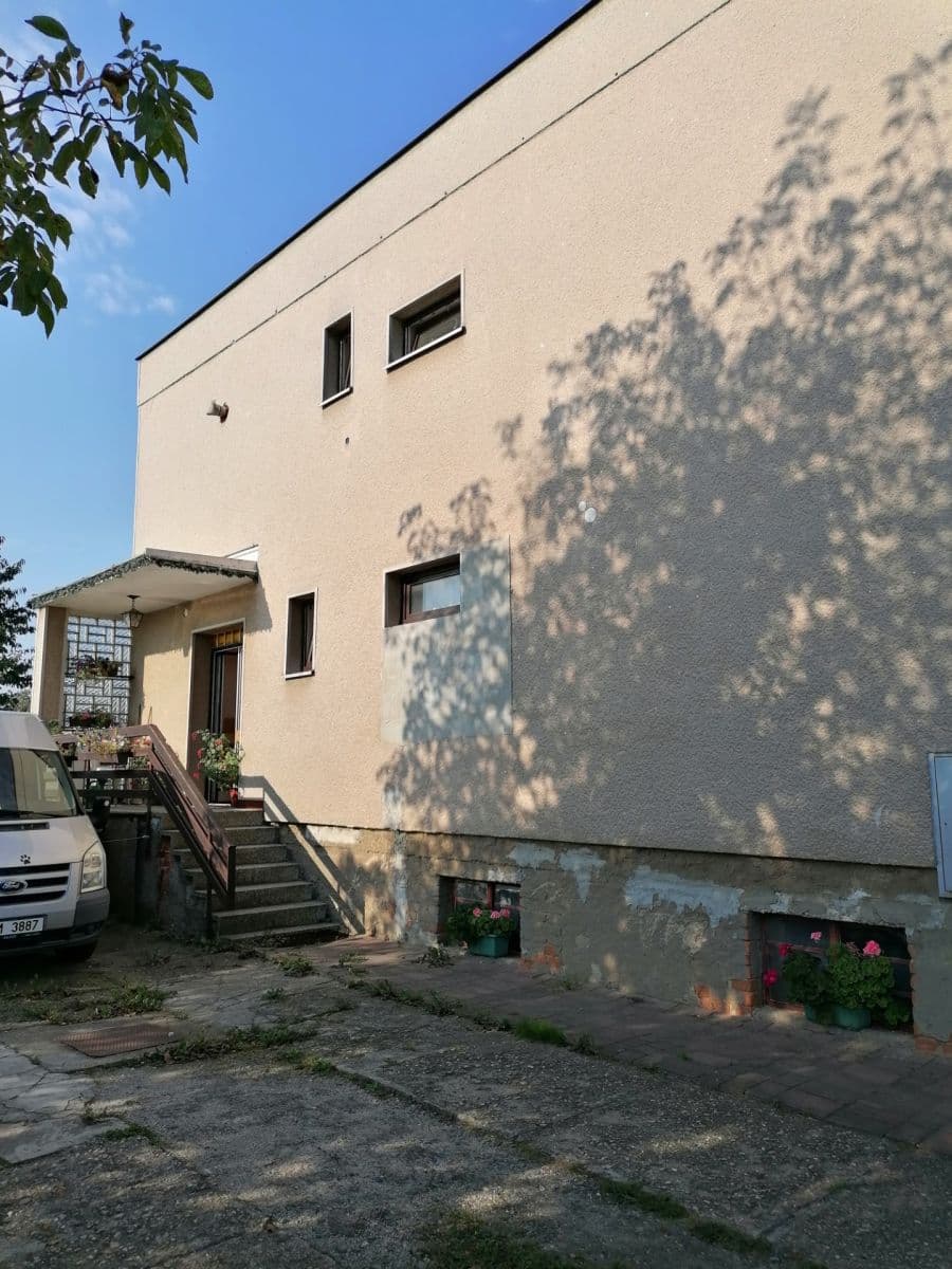 Prodej domu 173 m², pozemek 682 m², Nezvalova, Jirny, Středočeský kraj Prodej domu 173 m², pozemek 682 m², Nezvalova, Jirny, Středočeský kraj