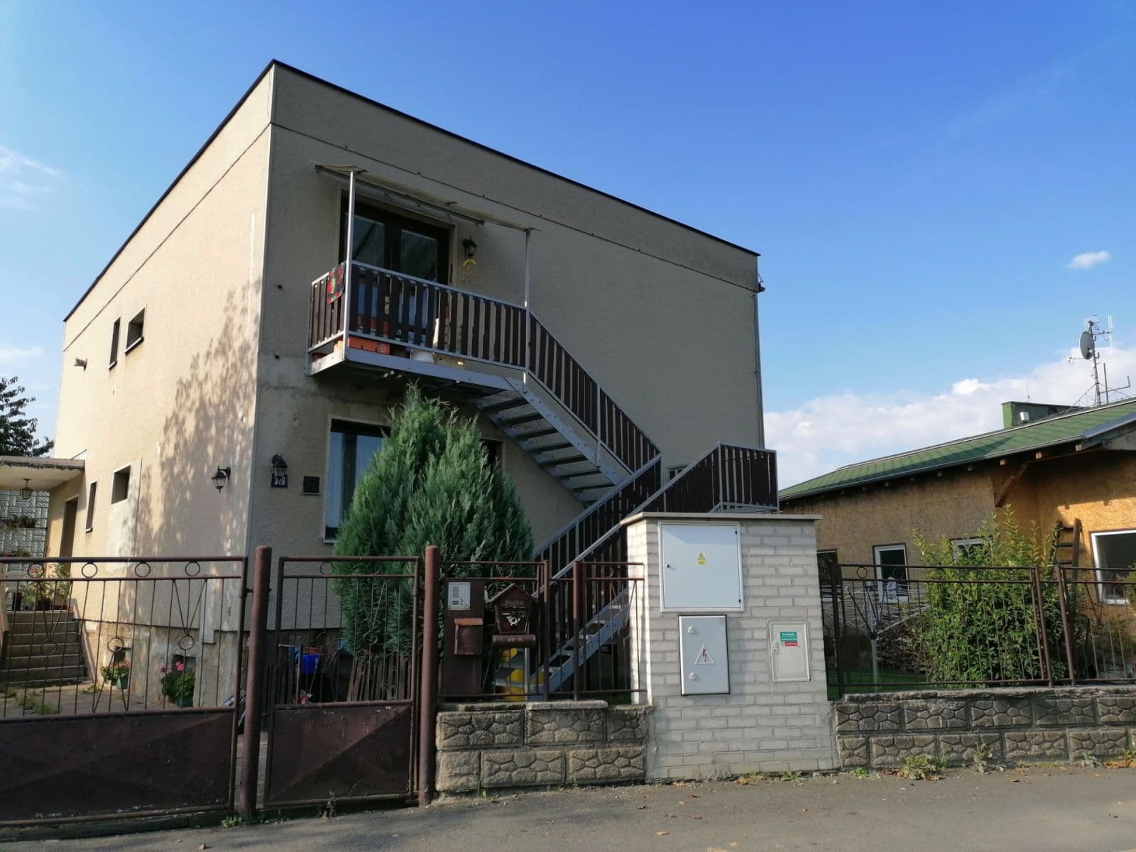 Prodej domu 173 m², pozemek 682 m², Nezvalova, Jirny, Středočeský kraj Prodej domu 173 m², pozemek 682 m², Nezvalova, Jirny, Středočeský kraj