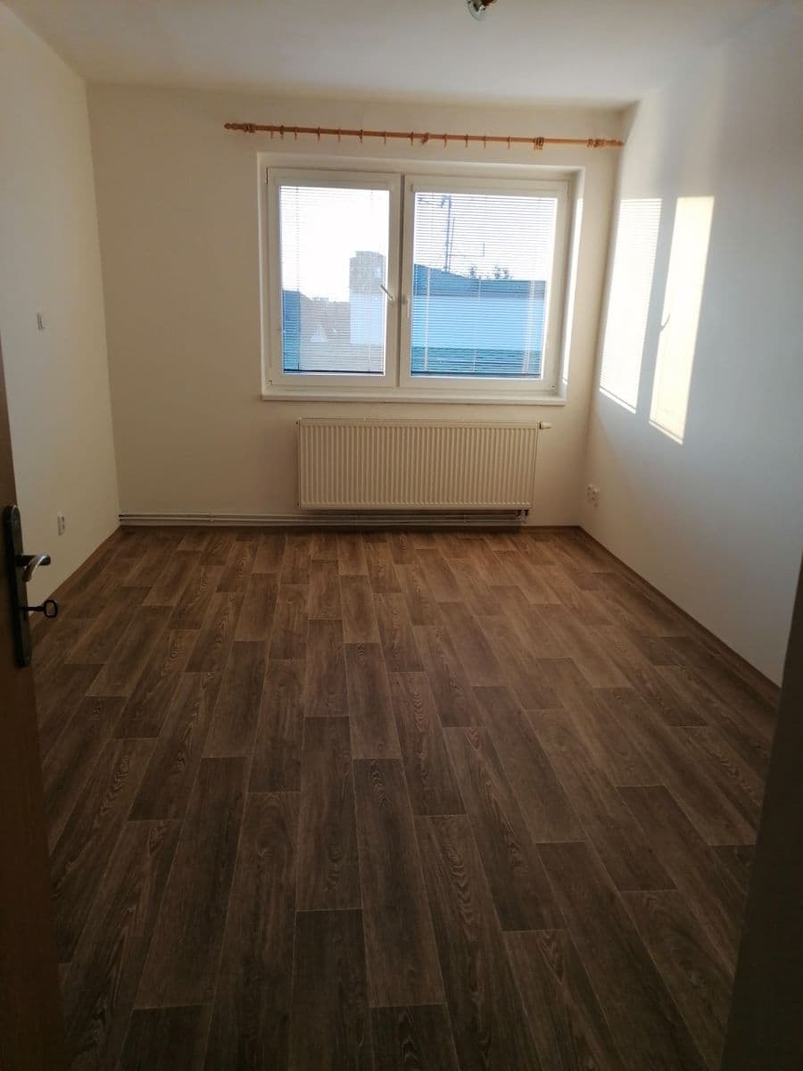 Prodej domu 173 m², pozemek 682 m², Nezvalova, Jirny, Středočeský kraj Prodej domu 173 m², pozemek 682 m², Nezvalova, Jirny, Středočeský kraj