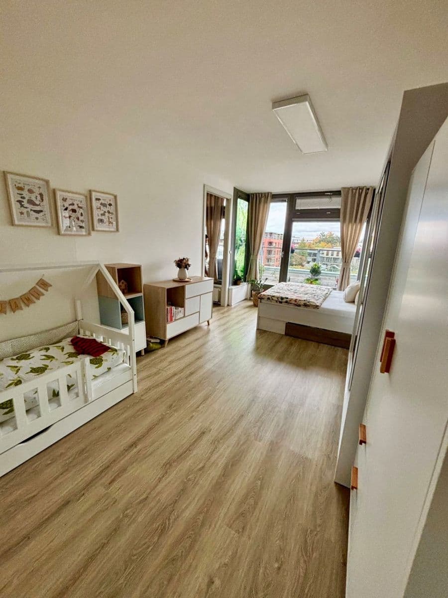 Prodej bytu 2+kk 62 m², náměstí Na Sádkách, Dolní Břežany, Středočeský kraj Prodej bytu 2+kk 62 m², náměstí Na Sádkách, Dolní Břežany, Středočeský kraj