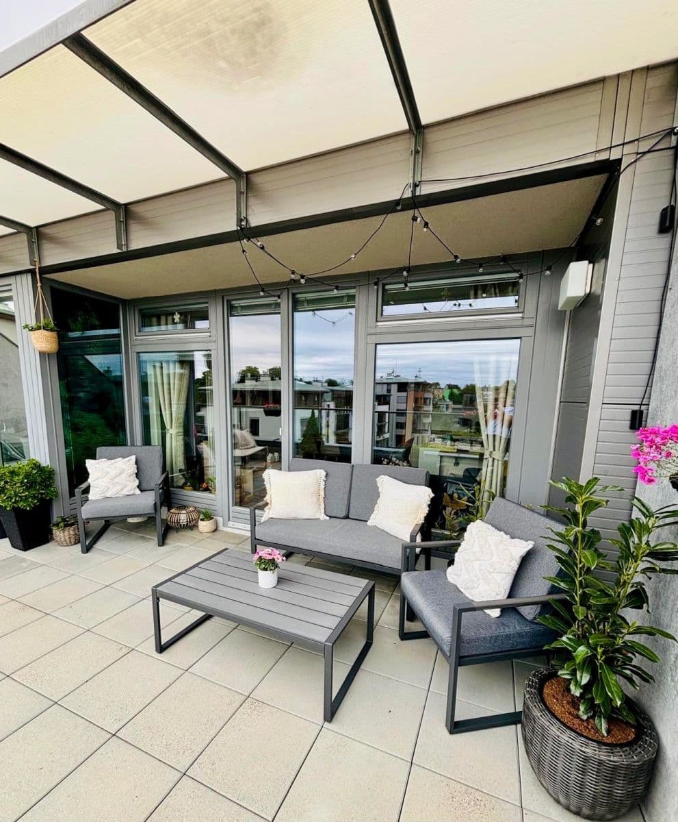 Prodej bytu 2+kk 62 m², náměstí Na Sádkách, Dolní Břežany, Středočeský kraj Prodej bytu 2+kk 62 m², náměstí Na Sádkách, Dolní Břežany, Středočeský kraj