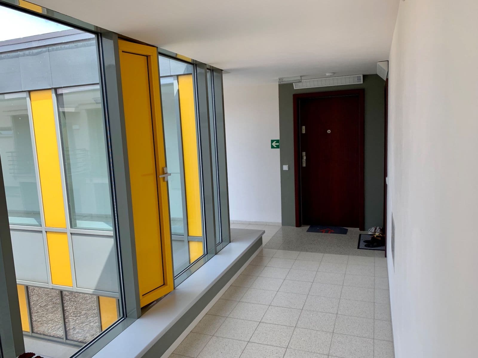 Prodej bytu 2+kk 62 m², náměstí Na Sádkách, Dolní Břežany, Středočeský kraj Prodej bytu 2+kk 62 m², náměstí Na Sádkách, Dolní Břežany, Středočeský kraj