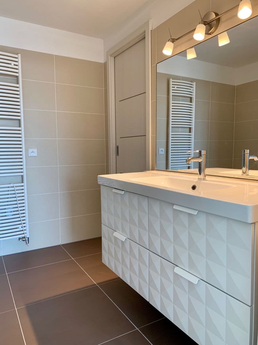 Prodej bytu 2+kk 62 m², náměstí Na Sádkách, Dolní Břežany, Středočeský kraj Prodej bytu 2+kk 62 m², náměstí Na Sádkách, Dolní Břežany, Středočeský kraj