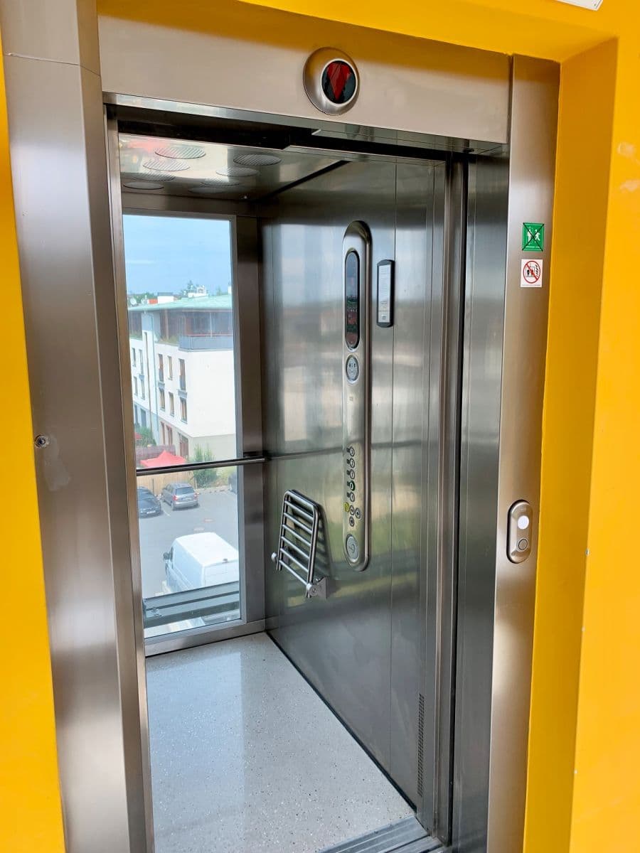 Prodej bytu 2+kk 62 m², náměstí Na Sádkách, Dolní Břežany, Středočeský kraj Prodej bytu 2+kk 62 m², náměstí Na Sádkách, Dolní Břežany, Středočeský kraj