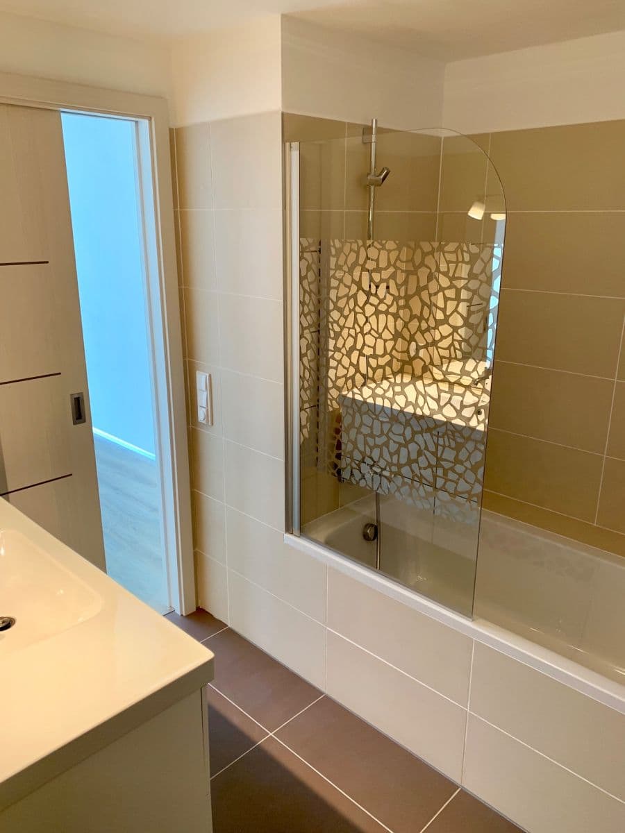 Prodej bytu 2+kk 62 m², náměstí Na Sádkách, Dolní Břežany, Středočeský kraj Prodej bytu 2+kk 62 m², náměstí Na Sádkách, Dolní Břežany, Středočeský kraj