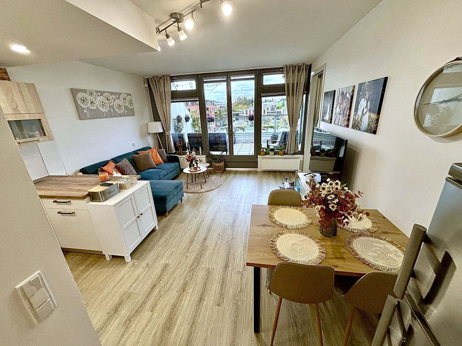 Prodej bytu 2+kk 62 m², náměstí Na Sádkách, Dolní Břežany, Středočeský kraj Prodej bytu 2+kk 62 m², náměstí Na Sádkách, Dolní Břežany, Středočeský kraj