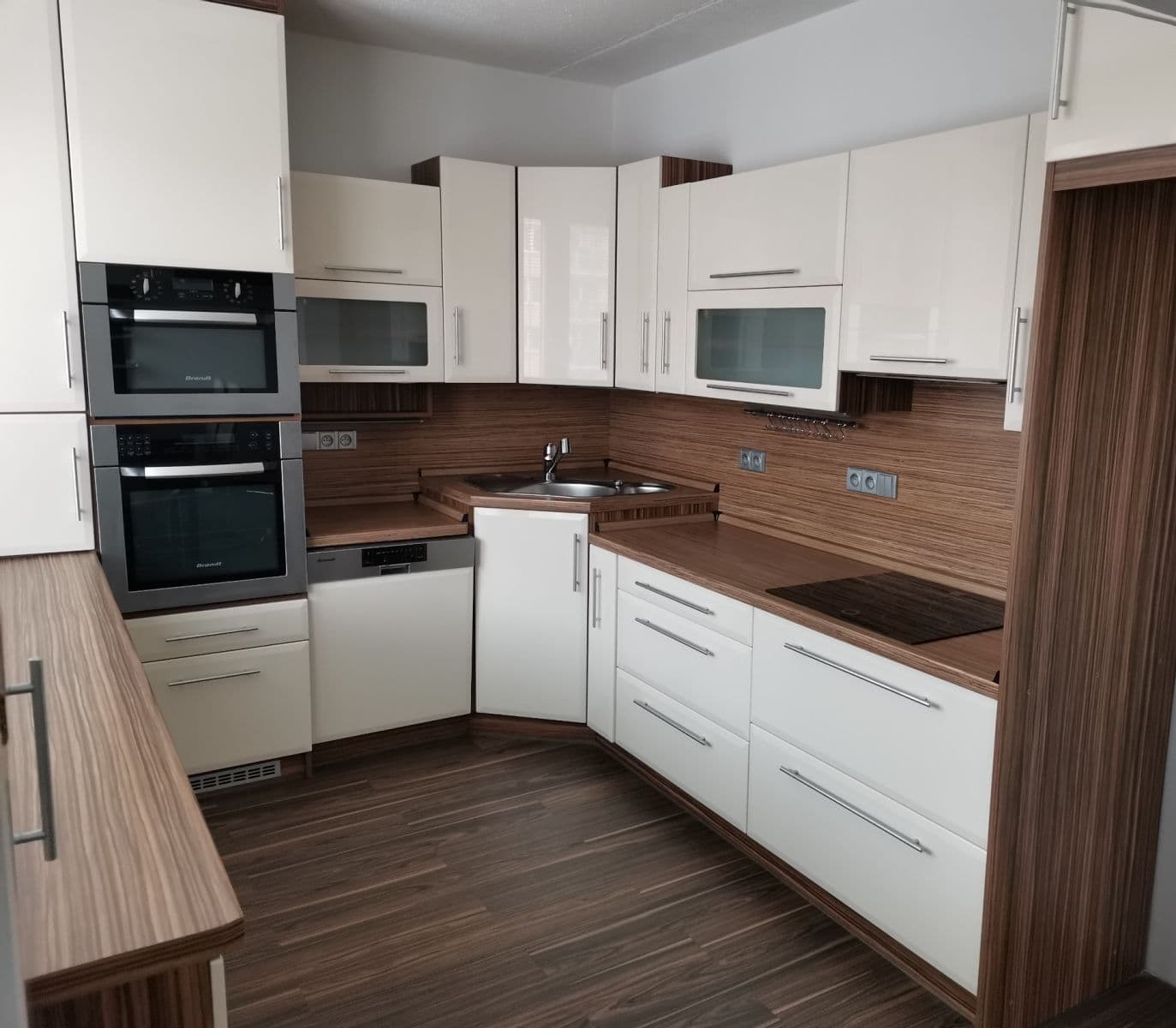 Pronájem bytu 3+1 74 m², Gen. Svobody, Třebíč, Kraj Vysočina Pronájem bytu 3+1 74 m², Gen. Svobody, Třebíč, Kraj Vysočina