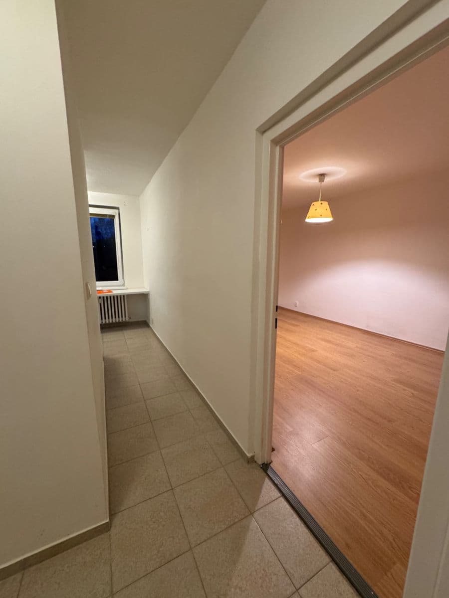 Pronájem bytu 1+1 38 m², Vincence Makovského, Ostrava, Moravskoslezský kraj Pronájem bytu 1+1 38 m², Vincence Makovského, Ostrava, Moravskoslezský kraj