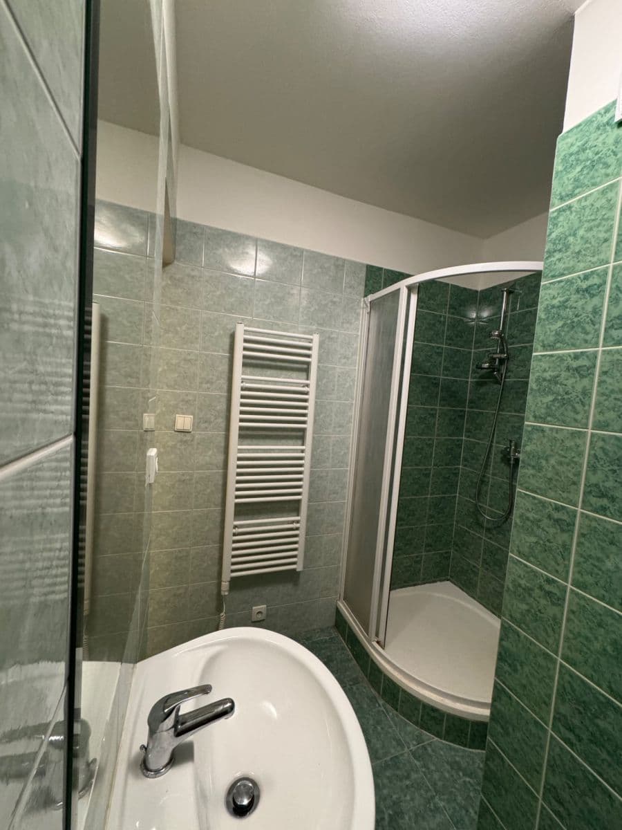 Pronájem bytu 1+1 38 m², Vincence Makovského, Ostrava, Moravskoslezský kraj Pronájem bytu 1+1 38 m², Vincence Makovského, Ostrava, Moravskoslezský kraj