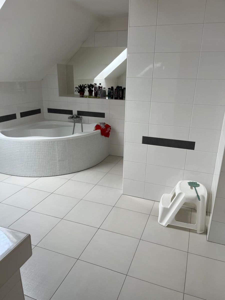 Pronájem bytu 2+kk 100 m², Tišnovská, Kuřim, Jihomoravský kraj Pronájem bytu 2+kk 100 m², Tišnovská, Kuřim, Jihomoravský kraj