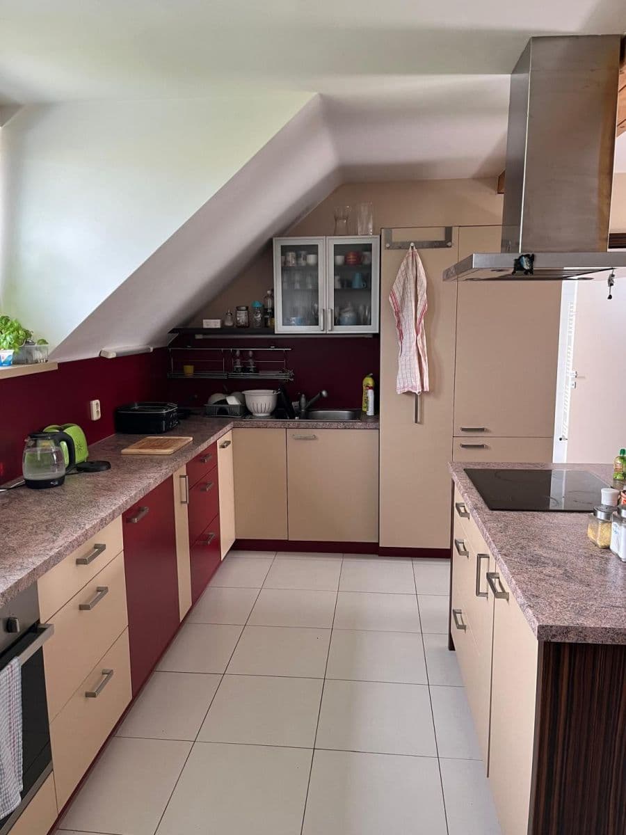 Pronájem bytu 2+kk 100 m², Tišnovská, Kuřim, Jihomoravský kraj Pronájem bytu 2+kk 100 m², Tišnovská, Kuřim, Jihomoravský kraj