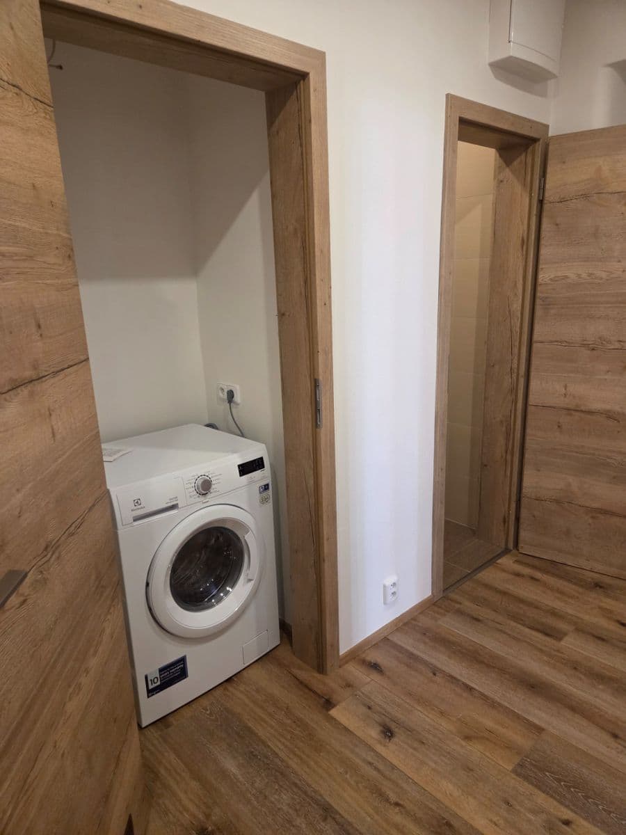 Pronájem bytu 2+kk 61 m², Tusarova, Praha, Praha Pronájem bytu 2+kk 61 m², Tusarova, Praha, Praha
