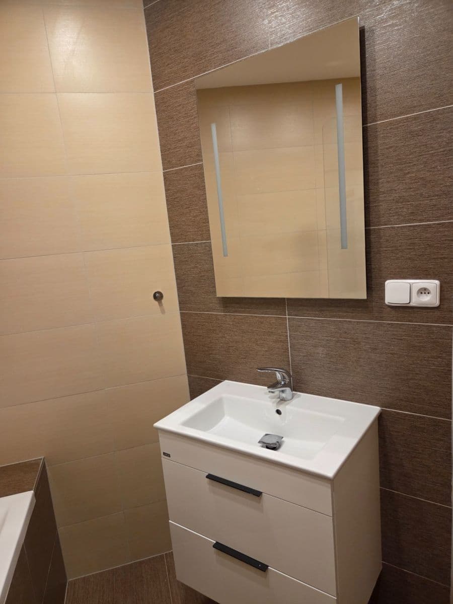 Pronájem bytu 2+kk 61 m², Tusarova, Praha, Praha Pronájem bytu 2+kk 61 m², Tusarova, Praha, Praha